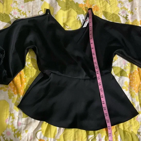 NEW! Trina Turk Mixology Black Satin Top Peplum Surplice Size XS - Picture 5 of 9